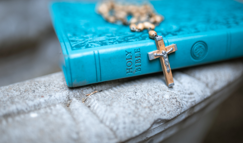Saiba como os Sacramentos conduzem à santidade e fortalecem a vida cristã, em reflexão de Jose Eduardo De Oliveira e Silva.