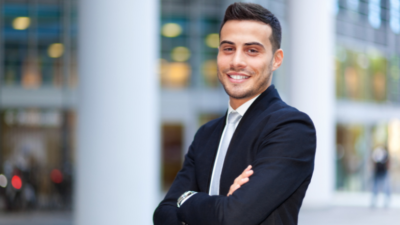 Mais importante do que buscar retorno alto, Andrey de Oliveira Pontes mostra por que compreender o risco é a base de uma estratégia financeira sustentável.