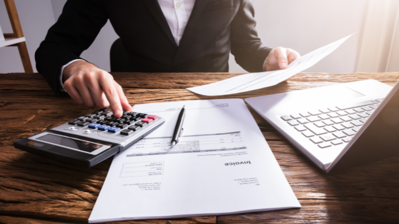 Eduardo Campos Sigiliao explica como comprovar qualificação técnica na Lei nº 14.133/2021 sem restringir a competitividade.