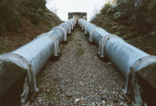 Como o sistema de drenagem urbano, segundo Felipe Schroeder dos Anjos, pode incorporar soluções sustentáveis para reduzir impactos ambientais.