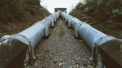 Como o sistema de drenagem urbano, segundo Felipe Schroeder dos Anjos, pode incorporar soluções sustentáveis para reduzir impactos ambientais.